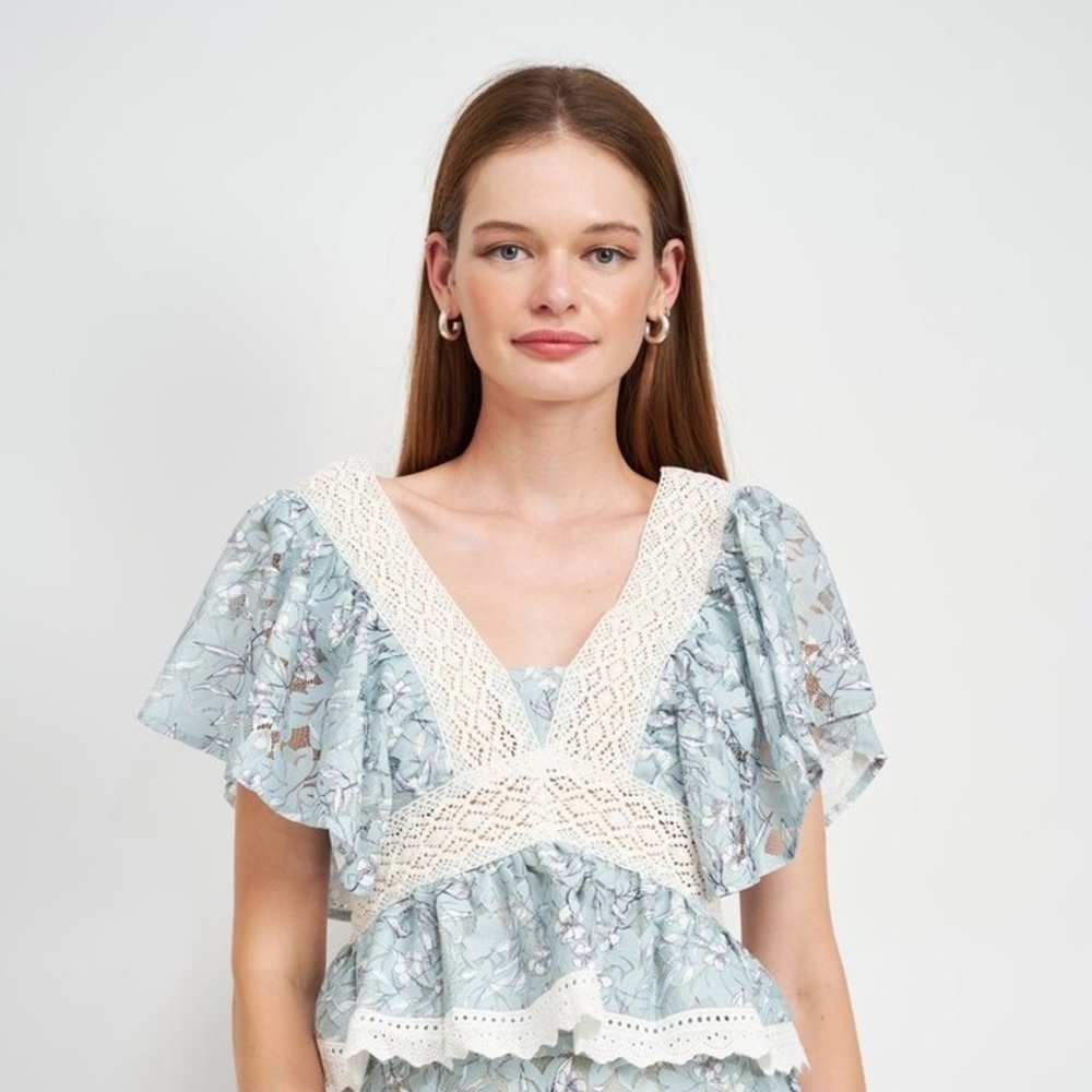 En Saison Briar Top Lace Flutter Sleeve